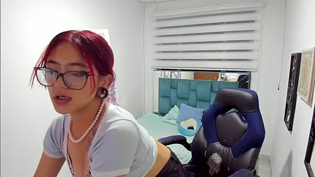Sara Red X online show from 04-08-26, 03:17