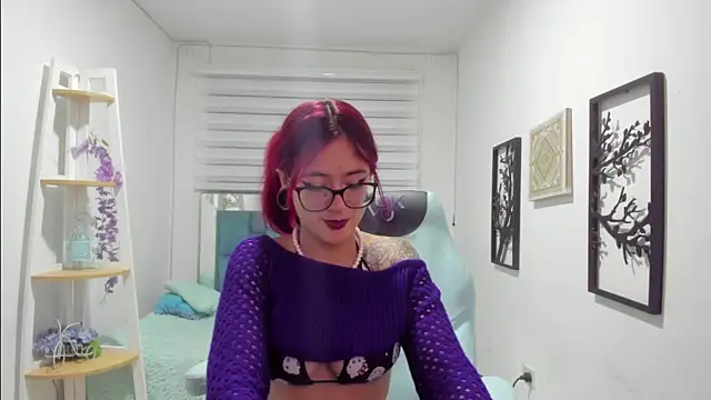 Sara Red X online show from 04-22-26, 03:31