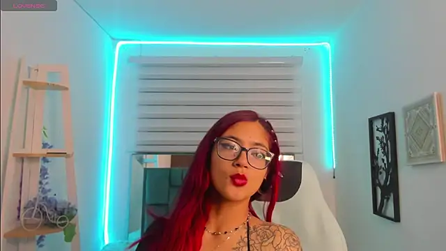 Sara Red X online show from 06-16-26, 03:42