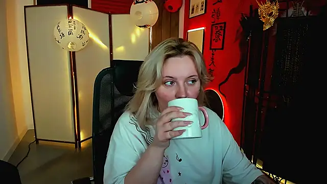 KathyBriggs online show from 05-10-26, 05:12