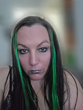 Queenemerald online show from 07-06-26, 04:09