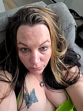 Queenemerald online show from 07-08-26, 05:06