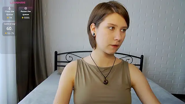 Snapshot of TeraCroft chatting on 05-10-26, 06:18 TeraCroft online show from 05-10-26, 06:18