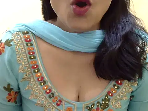 Snapshot of Shivi_girl chatting on 03-28-26, 06:02 Shivi girl online show from 03-28-26, 06:02