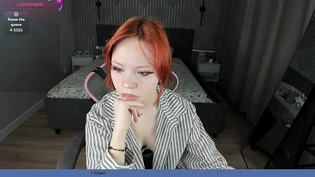 Loly Cuttie online show from 04-14-26, 01:00