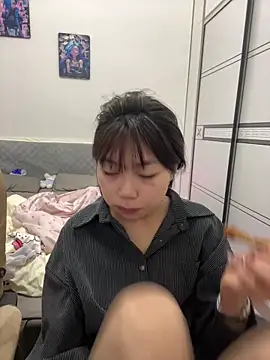 Snapshot of RaTnT chatting on 04-13-26, 01:38 RaTnT online show from 04-13-26, 01:38