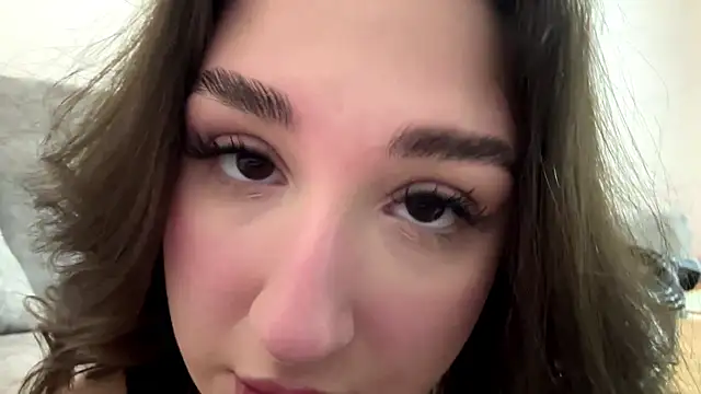 Snapshot of Annnna_ chatting on 04-13-26, 04:12 Annnna online show from 04-13-26, 04:12