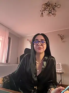 TheaMerve online show from 04-17-26, 02:20