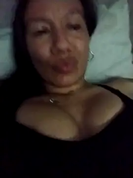 Snapshot of danna_tt chatting on 07-17-26, 02:07 danna tt online show from 07-17-26, 02:07
