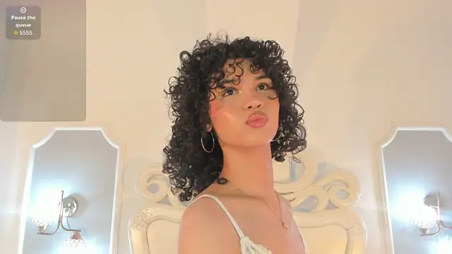 Julietta    online show from 07-19-26, 11:58