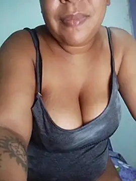 kimberlly25 online show from 04-23-26, 01:51