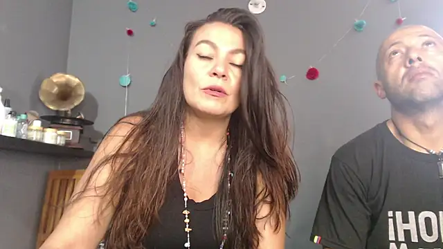 Snapshot of _bonnie_and_clyde chatting on 05-27-26, 08:06 bonnie and clyde online show from 05-27-26, 08:06