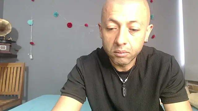 Snapshot of _bonnie_and_clyde chatting on 05-29-26, 10:30 bonnie and clyde online show from 05-29-26, 10:30
