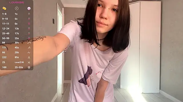 AmeliaMiotii online show from 04-05-26, 10:12