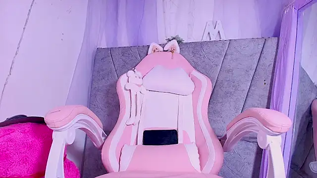 Snapshot of Dulce_tammyy chatting on 03-27-26, 01:44 Dulce tammyy online show from 03-27-26, 01:44