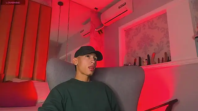 MaicolSmiith  online show from 04-14-26, 01:39