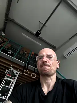 Snapshot of TavoEskort123 chatting on 05-16-26, 06:32 TavoEskort123 online show from 05-16-26, 06:32