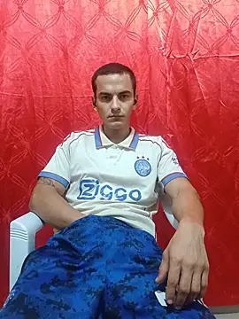 Snapshot of Heartsarm chatting on 06-20-26, 04:15 Heartsarm online show from 06-20-26, 04:15