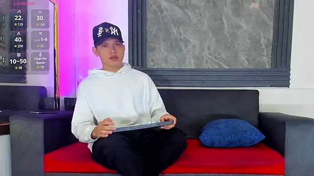 Snapshot of Robert_smith26 chatting on 04-10-26, 11:48 Robert smith26 online show from 04-10-26, 11:48