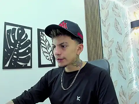 Snapshot of Max_sstteel chatting on 05-08-26, 01:16 Max sstteel online show from 05-08-26, 01:16