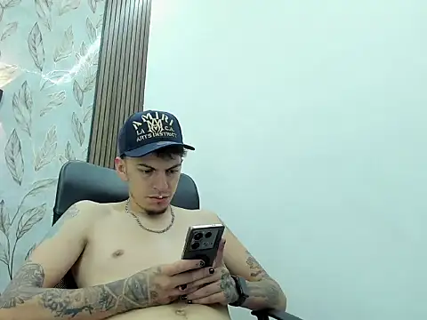 Snapshot of Max_sstteel chatting on 05-19-26, 12:44 Max sstteel online show from 05-19-26, 12:44