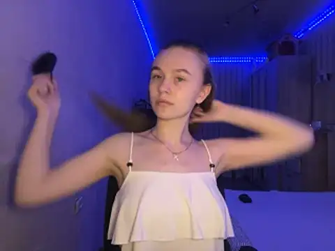 Snapshot of melissashineeee chatting on 04-12-26, 01:27 melissashineeee online show from 04-12-26, 01:27