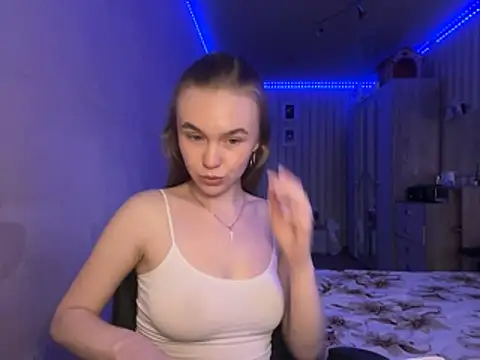 Snapshot of melissashineeee chatting on 04-16-26, 11:55 melissashineeee online show from 04-16-26, 11:55