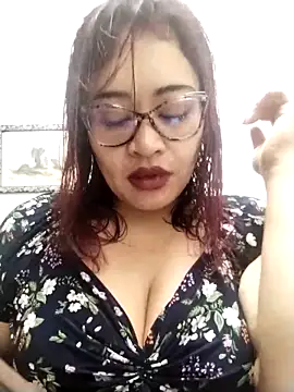 Sofia velve online show from 04-04-26, 02:14