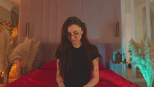 Snapshot of AmeliaKlark_ chatting on 04-08-26, 01:49 AmeliaKlark online show from 04-08-26, 01:49