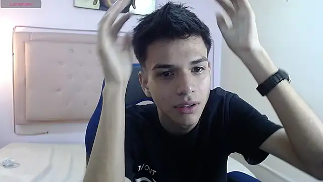 Snapshot of maxim_rod chatting on 05-31-26, 12:34 maxim rod online show from 05-31-26, 12:34