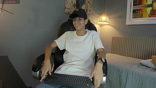 Snapshot of maxim_rod chatting on 06-29-26, 06:19 maxim rod online show from 06-29-26, 06:19