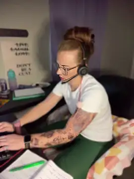 RoxyRedXO12 online show from 04-08-26, 07:36