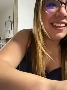 Snapshot of spicymichelle chatting on 04-04-26, 02:43 spicymichelle online show from 04-04-26, 02:43