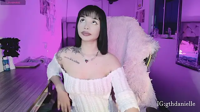 goth Valentinna online show from 04-19-26, 01:27