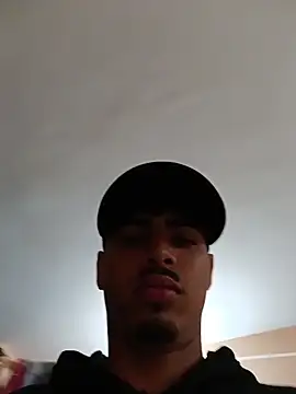 Snapshot of LucaColmal chatting on 04-05-26, 02:42 LucaColmal online show from 04-05-26, 02:42