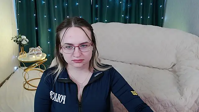 Snapshot of Bella_Evansss1 chatting on 03-29-26, 06:46 Bella Evansss1 online show from 03-29-26, 06:46