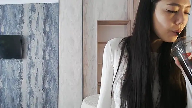SecretTiny online show from 05-20-26, 02:40