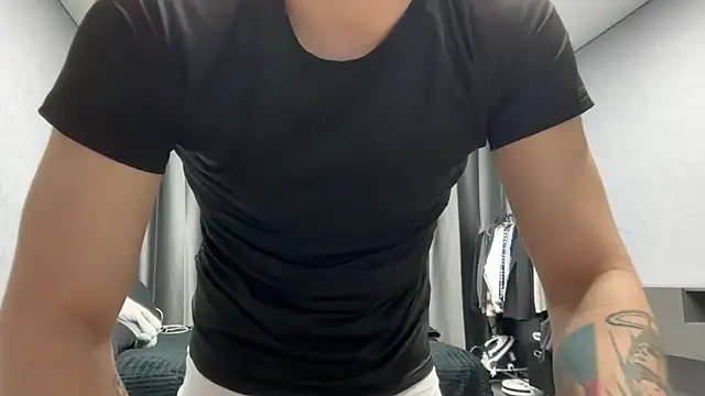 MaxWoolf online show from 04-16-26, 03:46