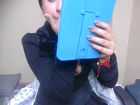 NANCY OBEROYE online show from 05-17-26, 08:34