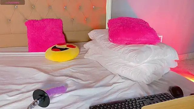 CandyRose   online show from 03-31-26, 04:46