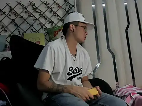 BarbieAndMax online show from 03-29-26, 05:02