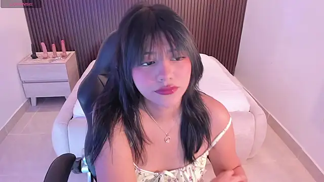 MILLYEVANS1 online show from 05-01-26, 03:11