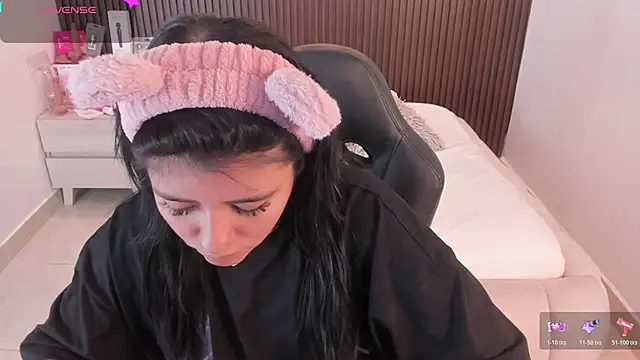 MILLYEVANS1 online show from 07-18-26, 03:11
