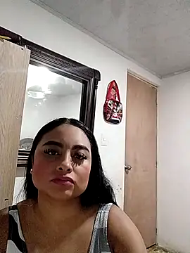 Snapshot of Aliceee_bolton chatting on 04-02-26, 06:00 Aliceee bolton online show from 04-02-26, 06:00