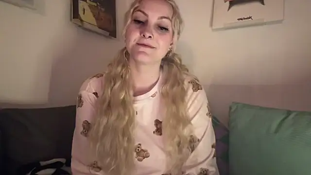 LoveAliceXXX online show from 04-11-26, 06:56