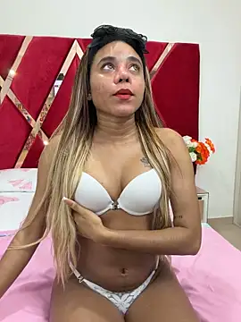 Snapshot of _roxana_Fox chatting on 04-06-26, 11:38 roxana Fox online show from 04-06-26, 11:38