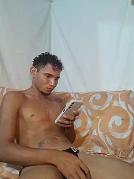 Snapshot of zack_evanz chatting on 04-16-26, 01:17 zack evanz online show from 04-16-26, 01:17