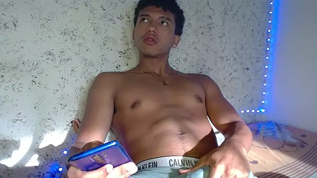Snapshot of tonydesire_ chatting on 04-15-26, 09:59 tonydesire online show from 04-15-26, 09:59