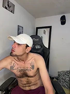 Snapshot of Lherzamxx chatting on 03-29-26, 04:23 Lherzamxx online show from 03-29-26, 04:23