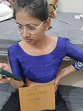 sexy couple liv online show from 04-10-26, 05:50